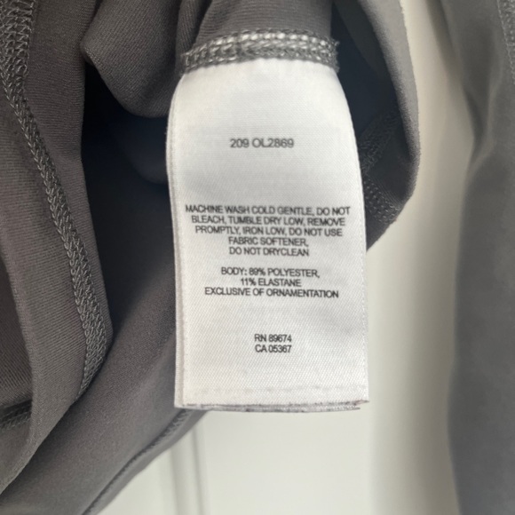 Mountain Hardwear Women’s Gray Half Zip - Picture 5 of 5